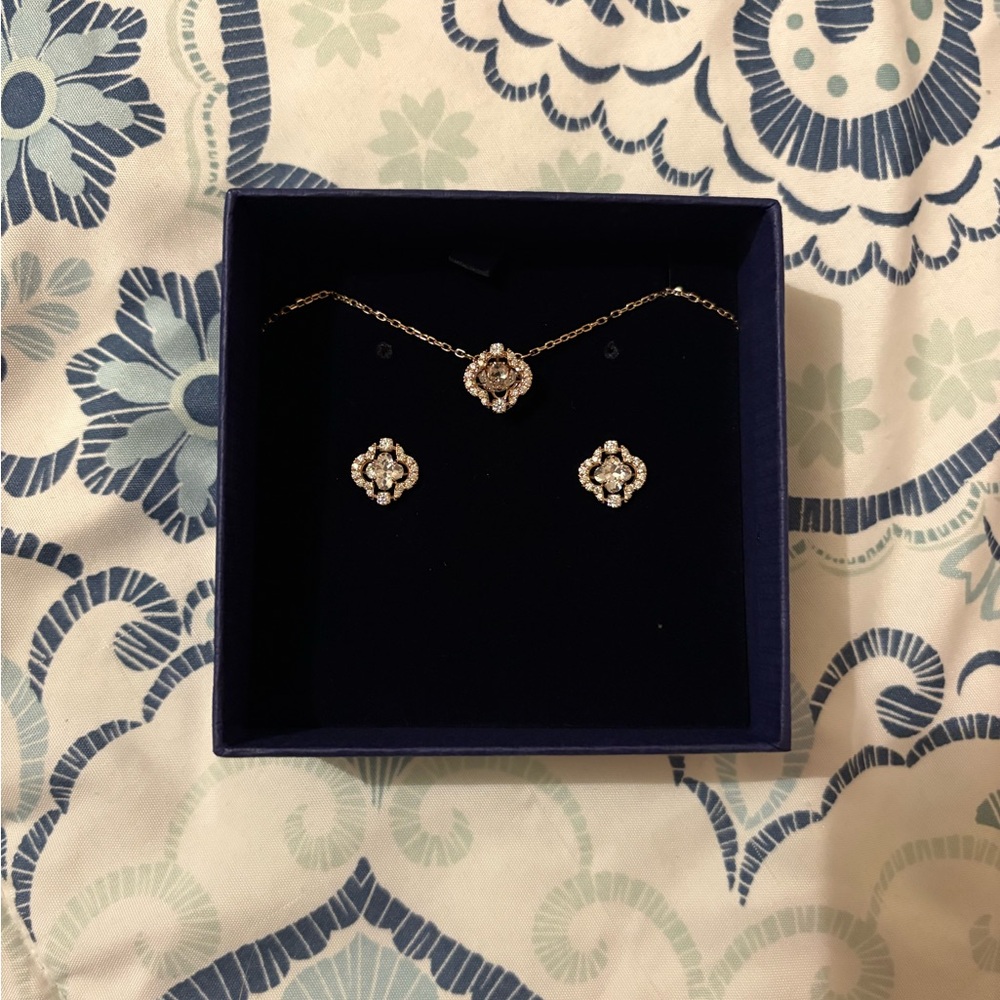 Swarovski Gold and Silver Necklace Set